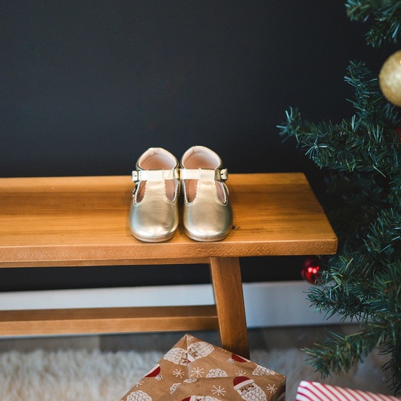 Riley T-Straps - Scalloped - Gold - Picture 2 of 11